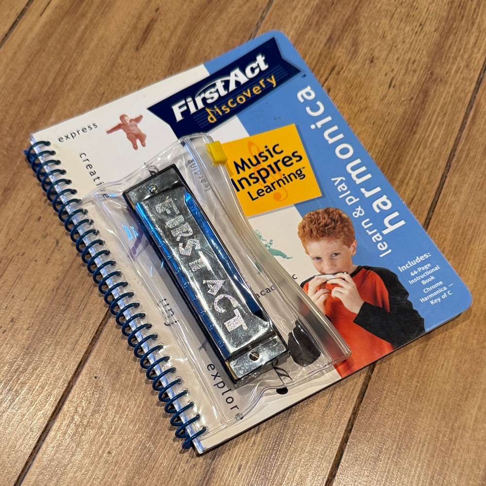 First Act Discovery Kids Harmonica - Key of C and Instructional Book